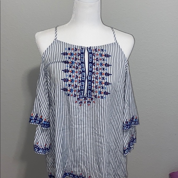 The Room Stylish Summer Top - Picture 1 of 3